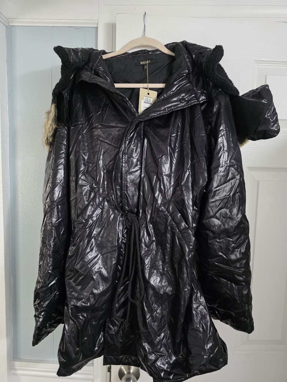 Nwt 1700$ YEEZY SEASON 5 Black Shine Puffer Coat Hood Garbage Grunge Utalitarian